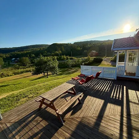 Idyllisk På Vakre Bjarkøy * Harstad