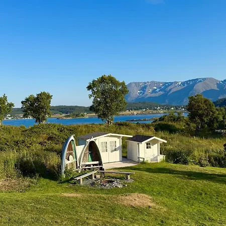 Idyllisk På Vakre Bjarkøy Feriehus *