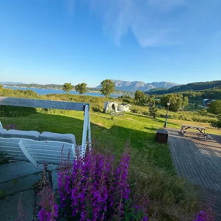 Idyllisk På Vakre Bjarkøy * Harstad