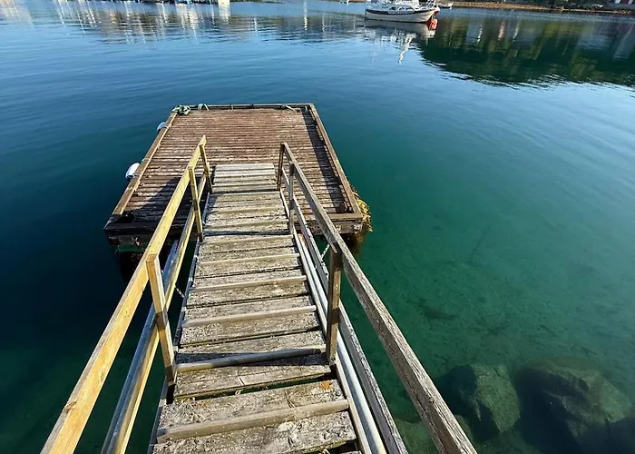 Idyllisk På Vakre Bjarkøy Feriehus