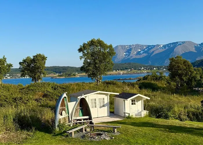 Idyllisk På Vakre Bjarkøy Feriehus *