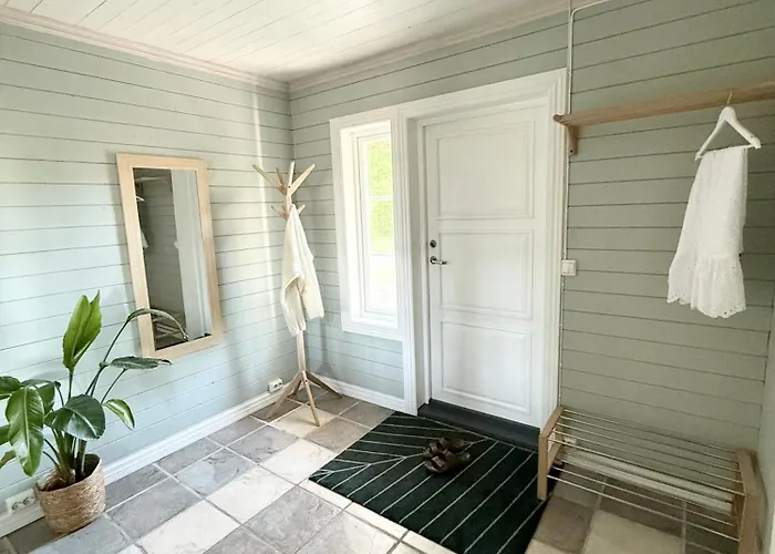 Idyllisk På Vakre Bjarkøy Feriehus